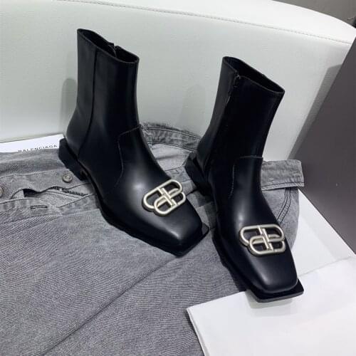Shoes Women New Genuine Leather Chelsea Ankle Boots Metal Decoration Square Toe Designer Shoes Low Heels Zipper Botas Femininas