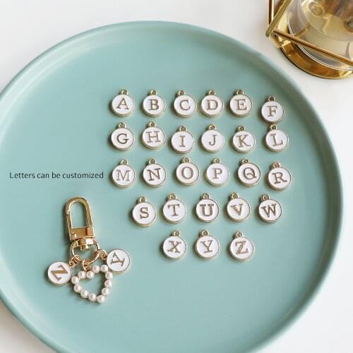 Customized Simple Letters Keychain Airpods Pendant Backpack Keyring Pearl Heart Key Chains Charms Couple Gift Original Design