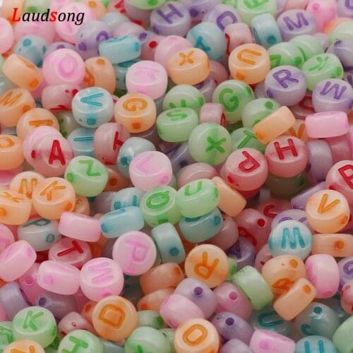 Wholesale 7mm Mixed Color Letter Acrylic Beads Round Flat Alphabet Loose Beads For Jewelry Making Handmade Diy Bracelet Necklace