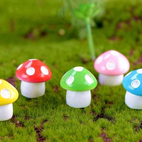 ZOCDOU 1 Piece Colourful Mushroom Swamm Food Plant USA Spain Pasture Statue Figurine Ornament Miniatures DIY Home Garden Decor