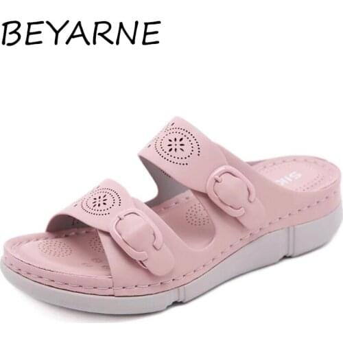 BEYARNE 2021 Summer Womens Slippers Classic Retro Soft Leather Slope With Mom Sandals Outdoor Walking Beach Womens Slippers