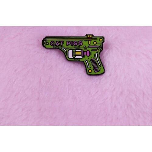 Chic cat piss gun brooch funny retro addition
