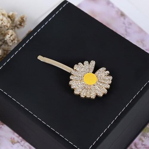 New Arrival Cute Daisy Hair Clip Women Girl Bling Bling Flower Barrettes Fashion Hair Accessories for Gift Party