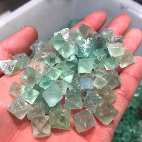 Bela Octaedro Fluorite Verde cascalho natural De Cristal de quartzo Tombado pedra cura