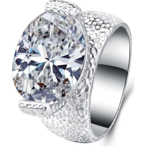 Hainon Trendy High Quality CZ Stone Rings Hot Sale Princess Ring Big Oval Clear Crystal Ring for Women Wedding Engagement Ring