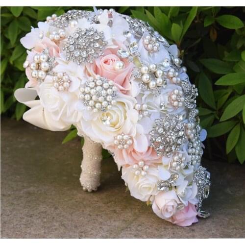 Round Blush Wedding Bouquet for Brides Teardrop Butterfly Brooch Bouquet Alternative Cascading Bouquets Crystal Wedding Flowers