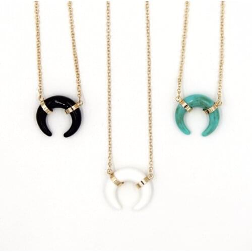 Fashion Choker Necklace for Women 2018 Black Beige White green Crescent Horn Necklace Jewelry for Women