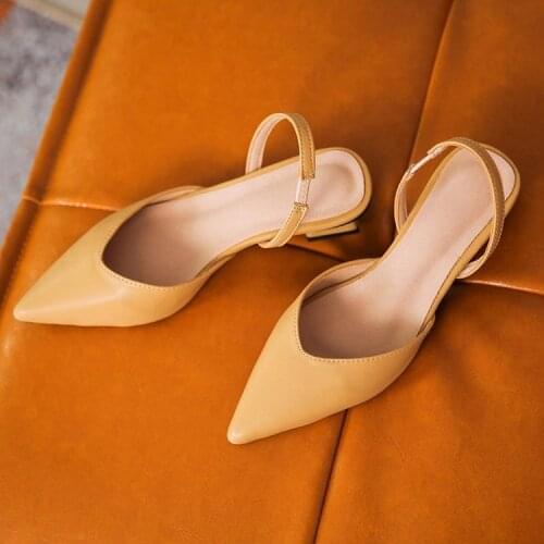 Spring and summer 2021 new commuter thick heel middle heel womens shoes bun head sandal women small fresh Korean casual version