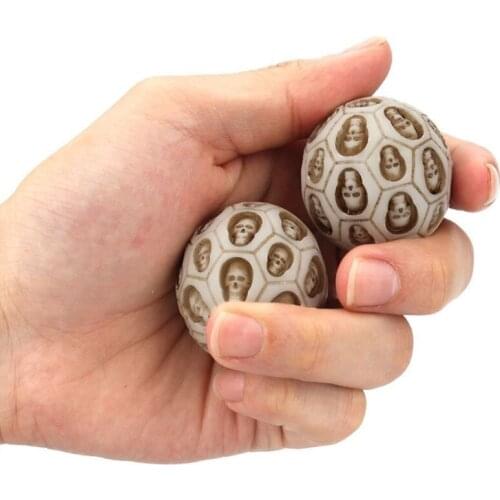 2 pcs Resin Craft Human Skull Statue Creative Hand Turn Health Ball Statue Sculpture Gift Horror massage Sports Ball