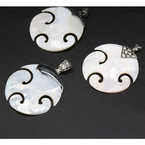 Natural Mother-of-pearl Hollow Out Shell Pendants Round Charm Polish Shell for Jewelry Making DIY Necklace Accessories