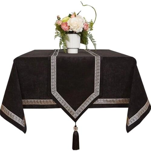 Veemi Lace Tablecloths On The Table