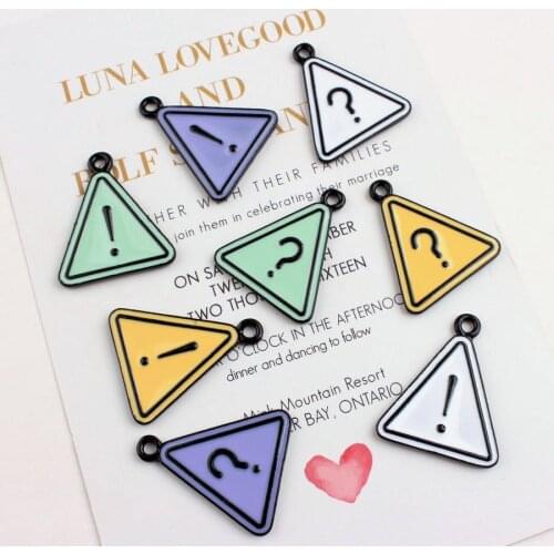 10pcs DIY spray paint baking enamel Exclamatory Question mark charms alloy small bracelet pendant triangle slogan accessories