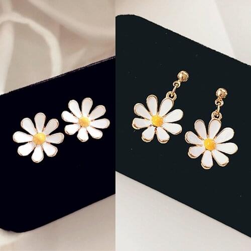 Flower Daisy Stud Earrings for Women Jewelry Sweet Candy Girl Fresh Petal Gift Gold Wire Ball Fashion Korean Earrings
