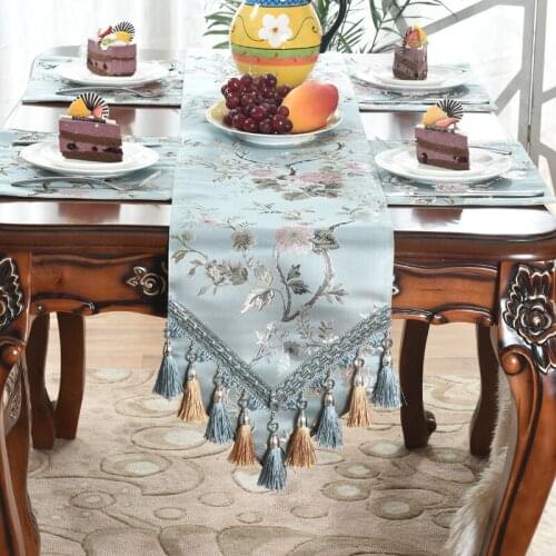 European Luxury Chenille Jacquard Fabrics Table Runner Red Pendant Table Flag Placemat Wedding Banquet Table Decoration Cloth F