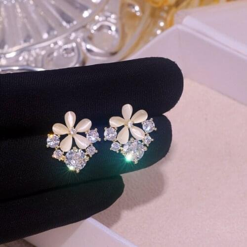 Hot Sale Korean Style Romantic Flower Stud Earrings For Women Shiny Zircon Crystal Stud Earrings Wedding Jewelry Gifts Oorbellen