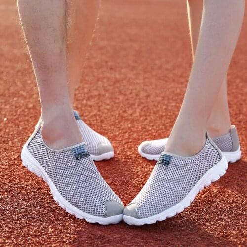 2019 Summer Women Vulcanized Shoes Mesh Breathable Sneakers Casual Shoes for Couples Large Size 35-46 Flats Soft Sneaker Mjuer