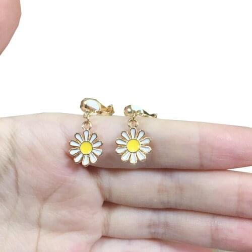 Korea Style Cute Flower Plant Enamel Clip on Earrings for Girl Student Party Fashion Luxury No Pierced Earrings New
