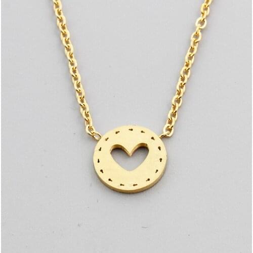 V Attract Handmade Cut Out Heart Charm Necklaces 2018 Fashion Accessories Round Pendant Choker Rose Gold Ketting Colar Feminino
