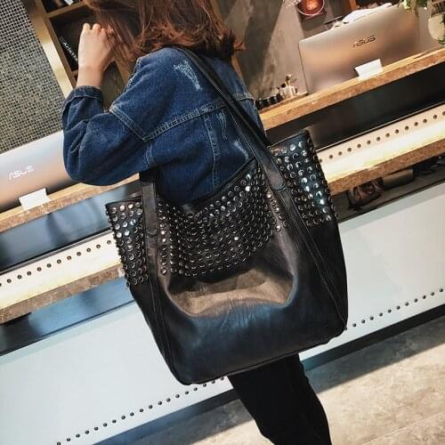 Famous Designer Brand Rivet Women Leather Handbag Large Capacity Shopping Bag High Quality Big Black Tote Bag Soft Hobo Bag Lady