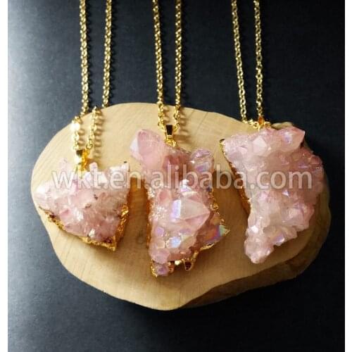 WT-N523 Natural light pink rough crystal quartz pendant necklace aura quartz pendant necklace with gold color chain