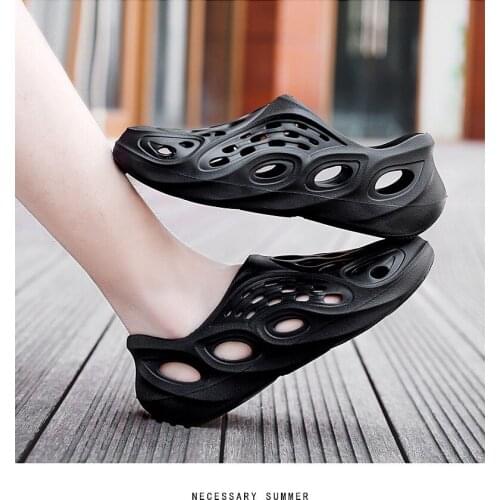 Summer outdoor hole sandals mens casual new trend Korean version of driving lazy one-foot beach slippers slide sandals for men