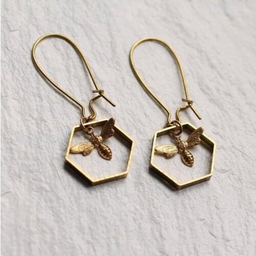 2020 Wholesale Fashion Three-dimensional Geometric Creative Bee Ear Hook Earrings Drop Earrings