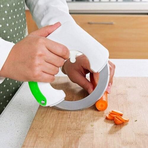 2021HOTMultifunctional Stainless Steel Round Shaped Rolling Circular Kitchen Knife Pizza Meat Cake Vegetable Cutter Kitchen Tool