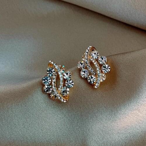 2020 New Cut Trendy Women Crystal Flowers Stud Earrings For Women Gold Color Modelling Earrings Jewelry