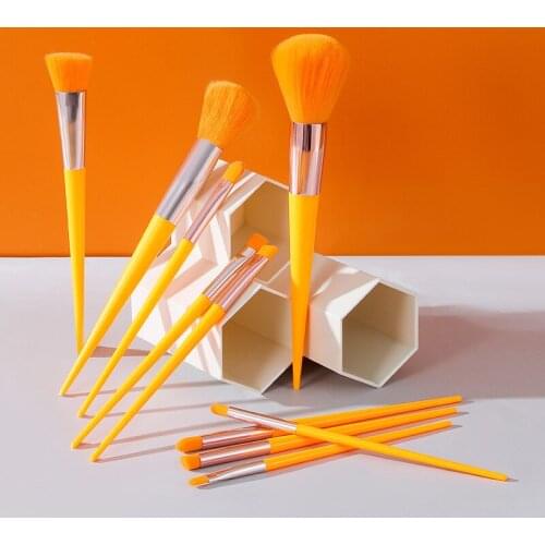 10pcs/set Makeup Brushes Set Professional and Beginner Foundation Powder Blush Eye Shadow Highlighter Blushes Cosmetic Brushes