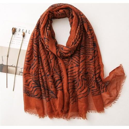 2020 New Tiger Print Glitter Fringe Scarf Shawls Long Beach Wrap Hijab Scarves Free Shipping