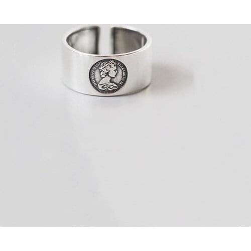 Miuoxion Retro Queen Ring Fashion Personality Simple Twist Braid Jewelry For Women Feature Namour Charm Gift All Seasons