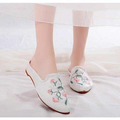 Vintage Flower Ladies Cotton Fabric Flat Mules Shoes Close Pointed Toe Female Comfort Casual Embroidered Slippers Home