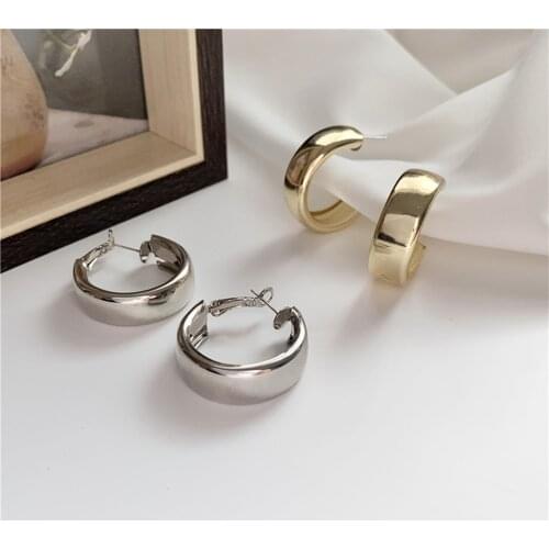 New Arrival Hot Sale Minimalist Metal Large Circle Geometric Fashion Simple Korea Design Earrings For Women Jewelry