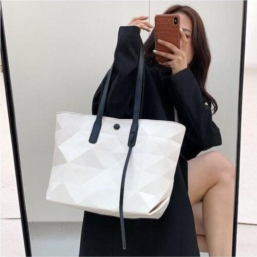 Women 's Preppy Style Hand Bag Large Capacity Folding Rhombus Advanced Texture Underarm Bag