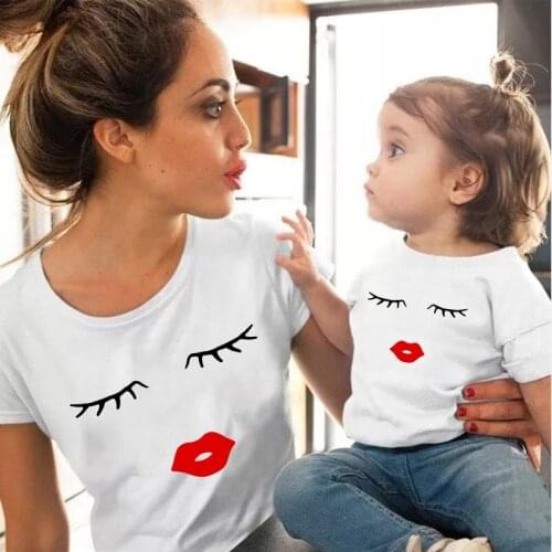 Lips&Lashes Mom Baby Girl Matching Shirt T-Shirt Eye Lashes Red Lips Print Mommy and Kids T-shirt Funny Family Matching Clothes