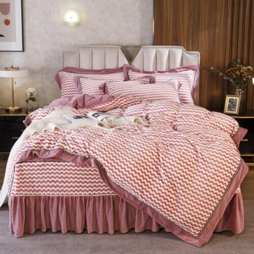 Patchwork Velvet Duvet Cover Set Double Bed King Size Bedding Set Plaid Jacquard Quilted Bedspread Ruffles Soft Warm Thick 4 Pcs