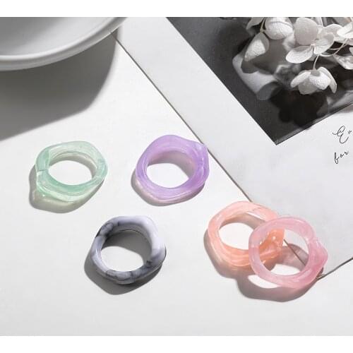 Minimalist Korean Irregular Transparent Acrylic Resin Rings Colorful Geometric Circle Rings for Women Summer Beach Jewelry