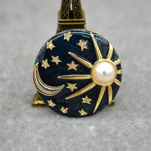 Trendy Sun Moon Small Brooch Enamel Rhinestone Imitated Pearls Temperament Retro Pin Elegant Banqueta Accessories