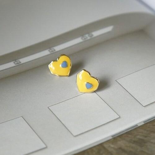 U-Magical Sweet Cute Ginger Yellow Love Heart Stud Earrings Sweet Contrast Color Earrings for Women Metallic Earring Jewelry