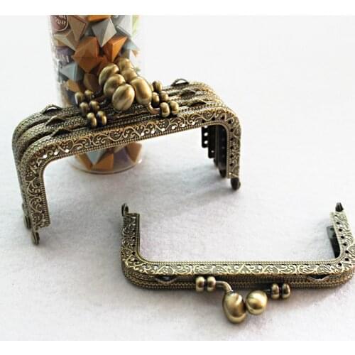 Purse Frame Hanger Embossing Rectangle Bronze Metal Kiss Clasp Purses Handle Accessories Handbag Handmade Diy Bag Parts KZ151323