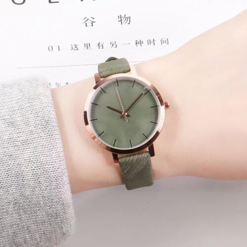 Fashion Casual Women Retro Green Wrist Watch Leather Simple Designer Ladies Clock Simple Dress Gfit Montre Femme