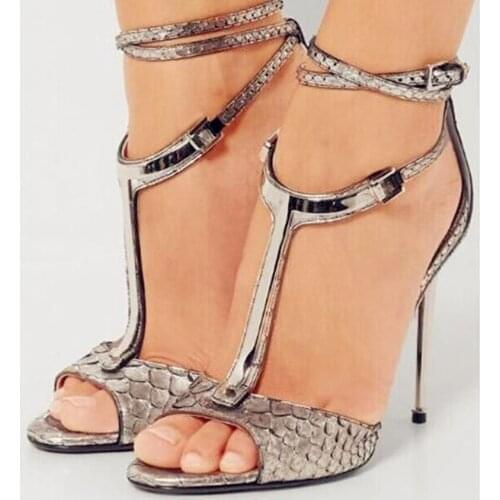 Summer Glitter Silver Perlage Leather Sandals Female T-strap Ankle Buckle Stiletto Heels Bling Leather Gladiator Party Sandalias