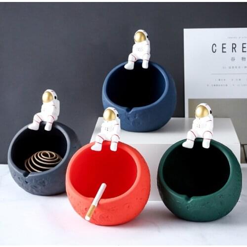 Ceramic Cigar Ashtray Home Accessories Funny Astronaut Ashtrays Creative Lighters And Smoking Appliances Gift For Boyfriend