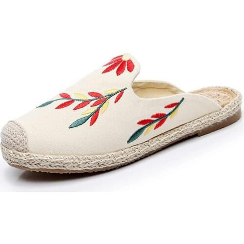 2020 Hand woven embroidered leaf Baotou slippers womens beach shoes hemp rope woven fishermans shoes