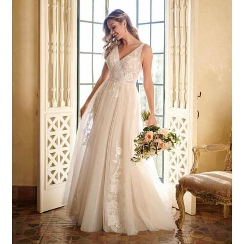 Boho Wedding Dress A-Line V-Neck Tank Criss-Cross Lace Appliques Sequined Backless Tulle Floor Length Sweep Train Bride Gown New
