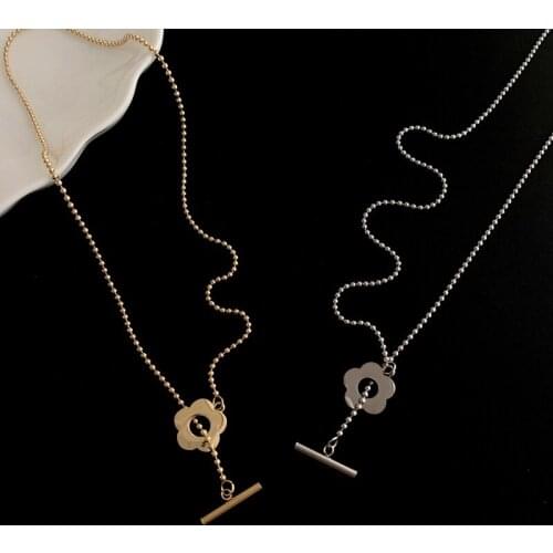 Origin Summer Unique Design Small Daisy Flowers Pendant Necklace for Women Luxury Round Bead OT Buckle Gold Necklace Jewelry