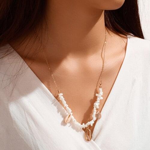 Bohemian Hawaii Puka White Gravel Alloy Shell Necklace Irregular Chips Seashell Choker Necklace Summer Beach Statement Jewelry