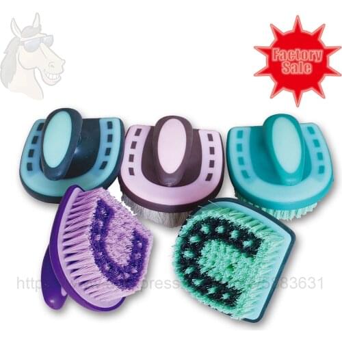 56 5038 Rubber grip horse mane and tail brush horseshoe pattern dual colors 11.5*12cm horse grooming brush factory direct sale