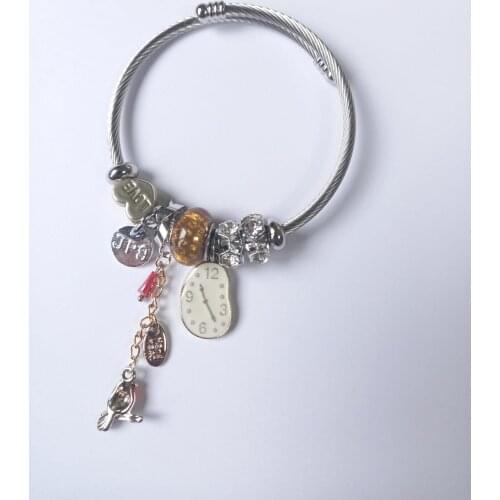 Batuekspres Bracelets With Pendants