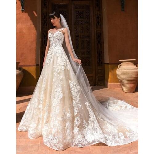 New Arrivals Gorgeous Champagne Appliques Lace Wedding Dress V Neck Sheer Back A-Line Long Dress Bridal Gowns Vestido De Noiva
